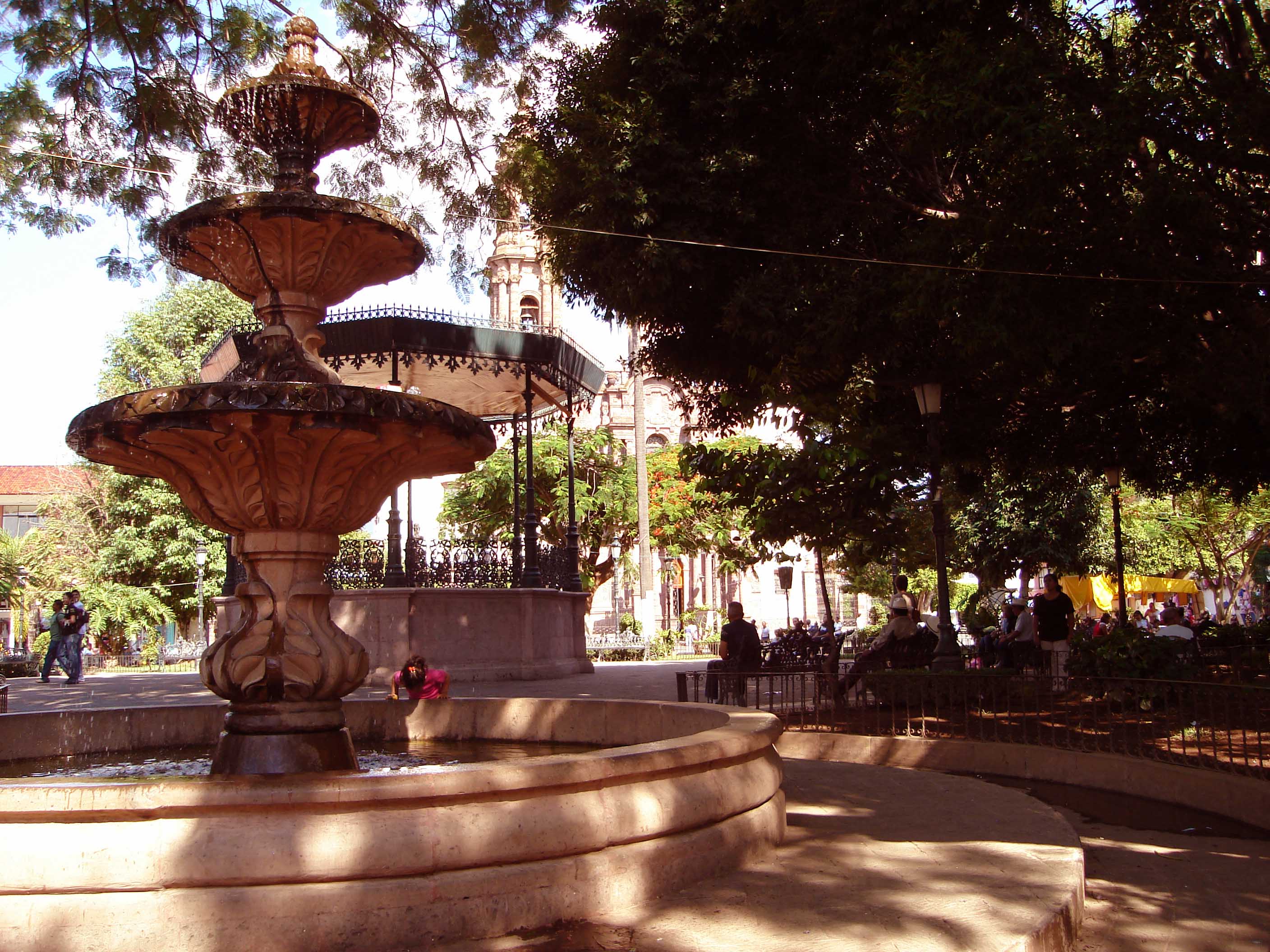 la fuente